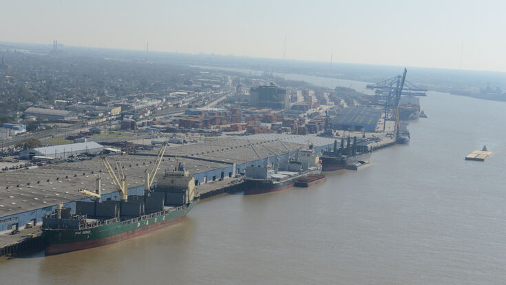 © Port Nola