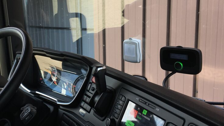 © Toll4Europe Maut-Kästchen im LKW