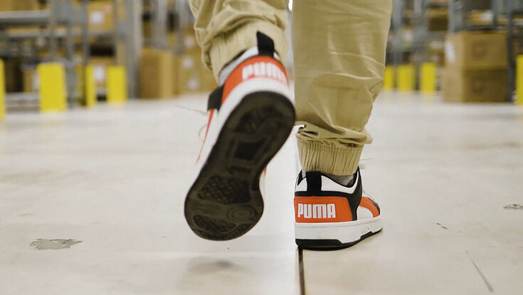 © Logistics Reply Puma Schuhe im Lager